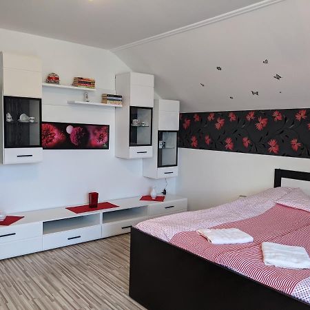 Pivnicka Pod Cachtickym Hradom Hotell Čachtice Eksteriør bilde