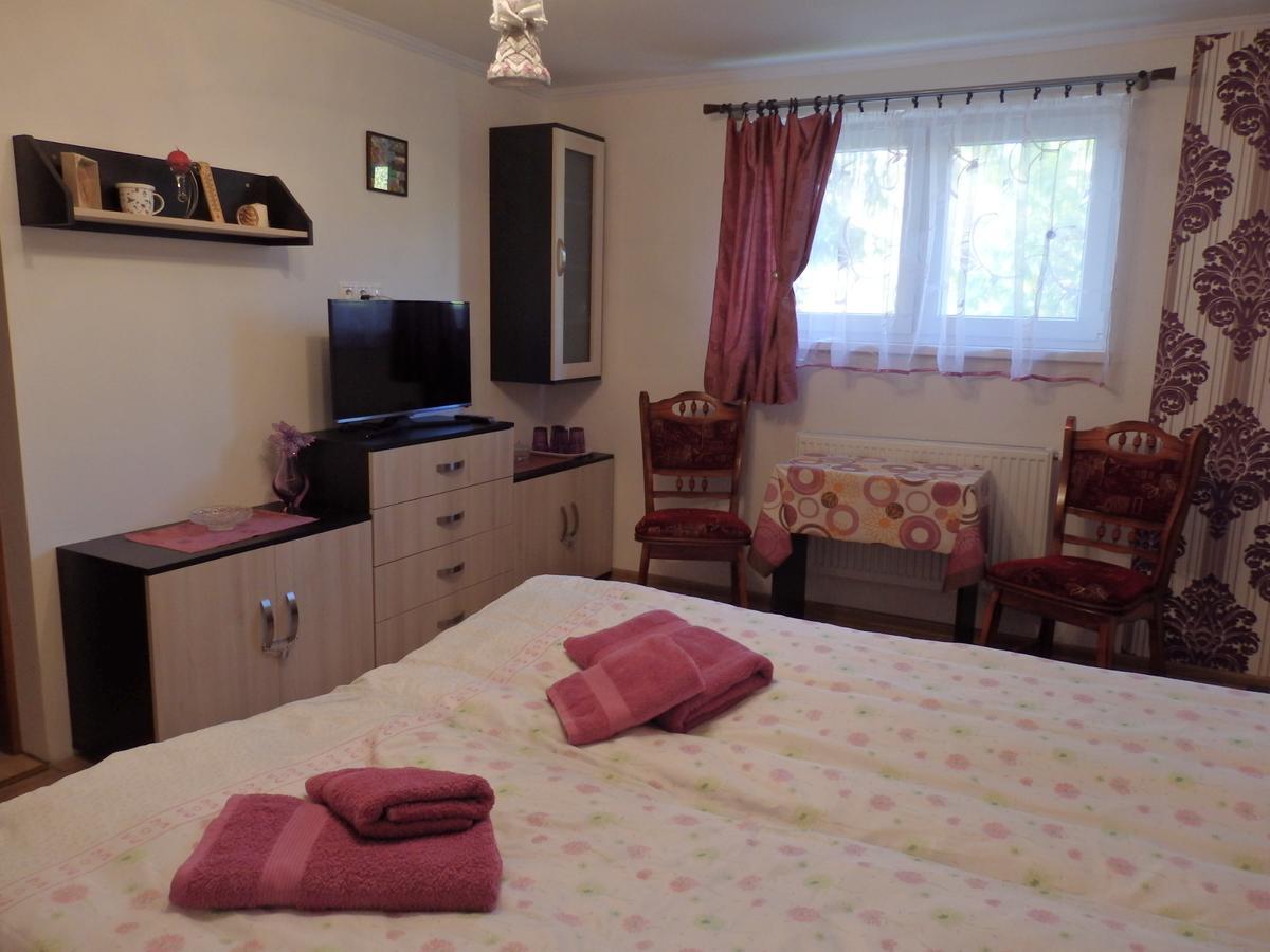 Pivnicka Pod Cachtickym Hradom Hotell Čachtice Eksteriør bilde