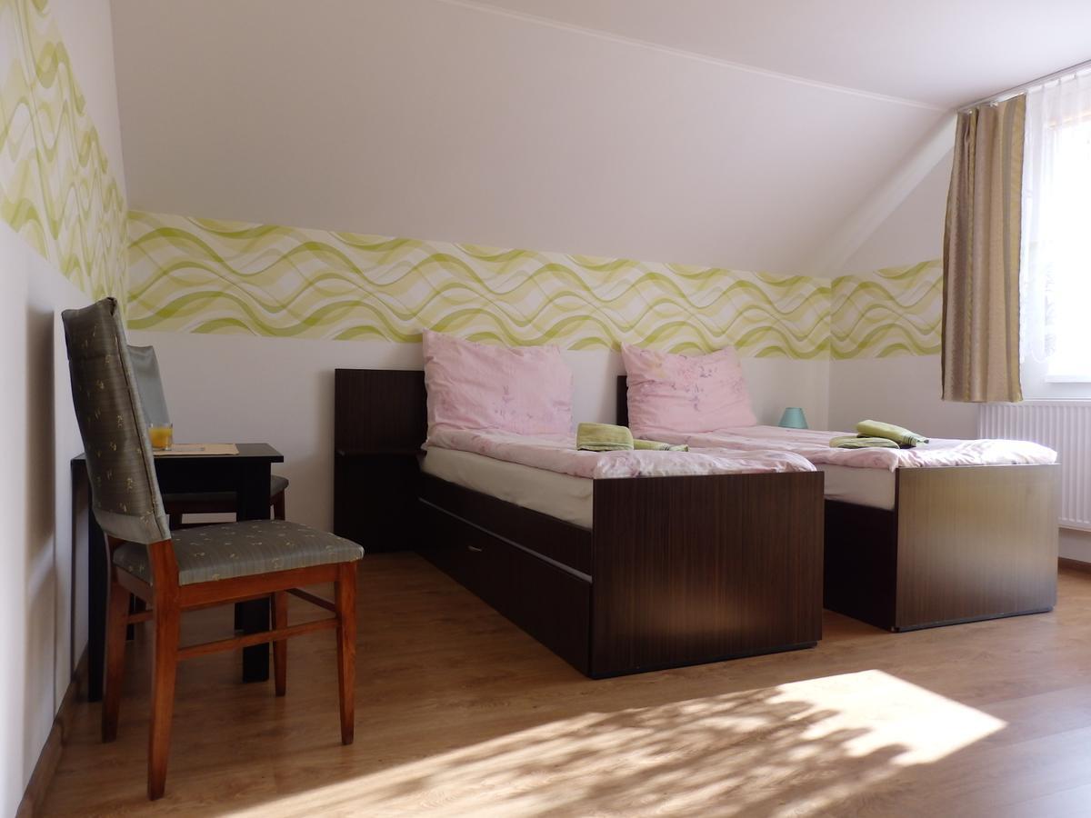 Pivnicka Pod Cachtickym Hradom Hotell Čachtice Eksteriør bilde